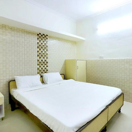 Spot On 44679 Hotel Samrat Sohana Exterior photo