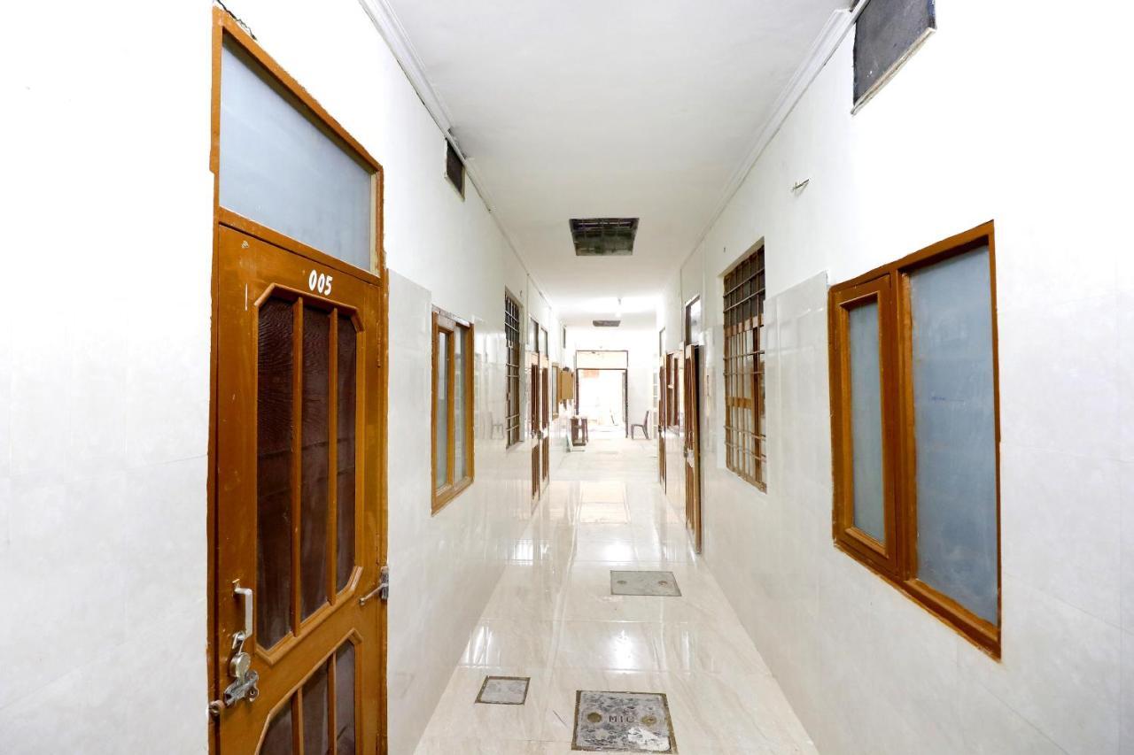 Spot On 44679 Hotel Samrat Sohana Exterior photo