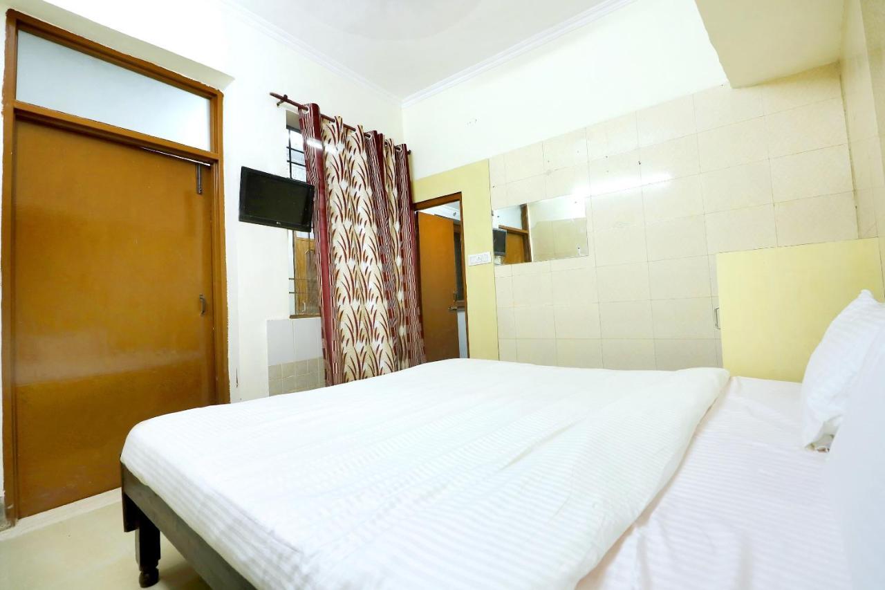 Spot On 44679 Hotel Samrat Sohana Exterior photo
