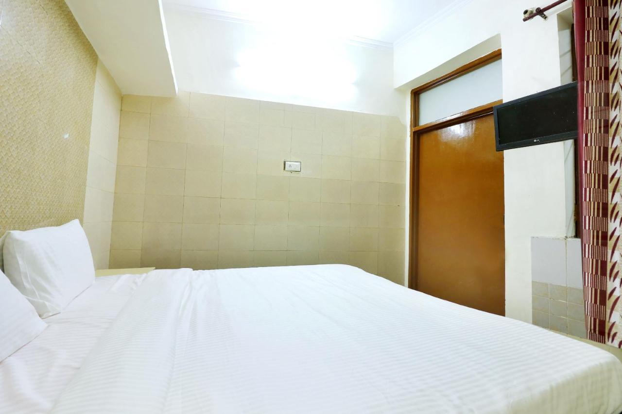 Spot On 44679 Hotel Samrat Sohana Exterior photo