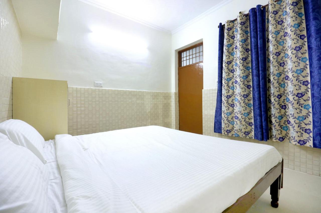 Spot On 44679 Hotel Samrat Sohana Exterior photo