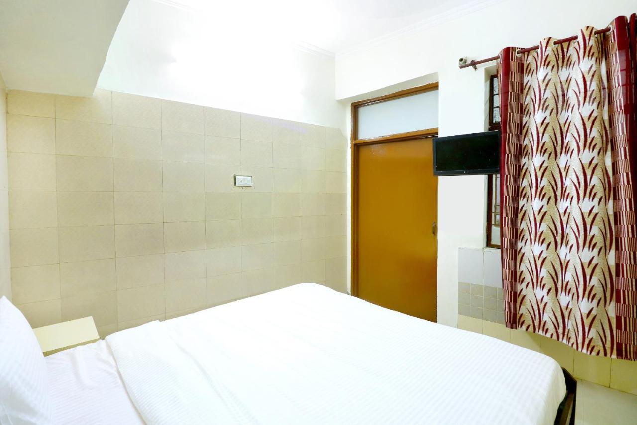 Spot On 44679 Hotel Samrat Sohana Exterior photo