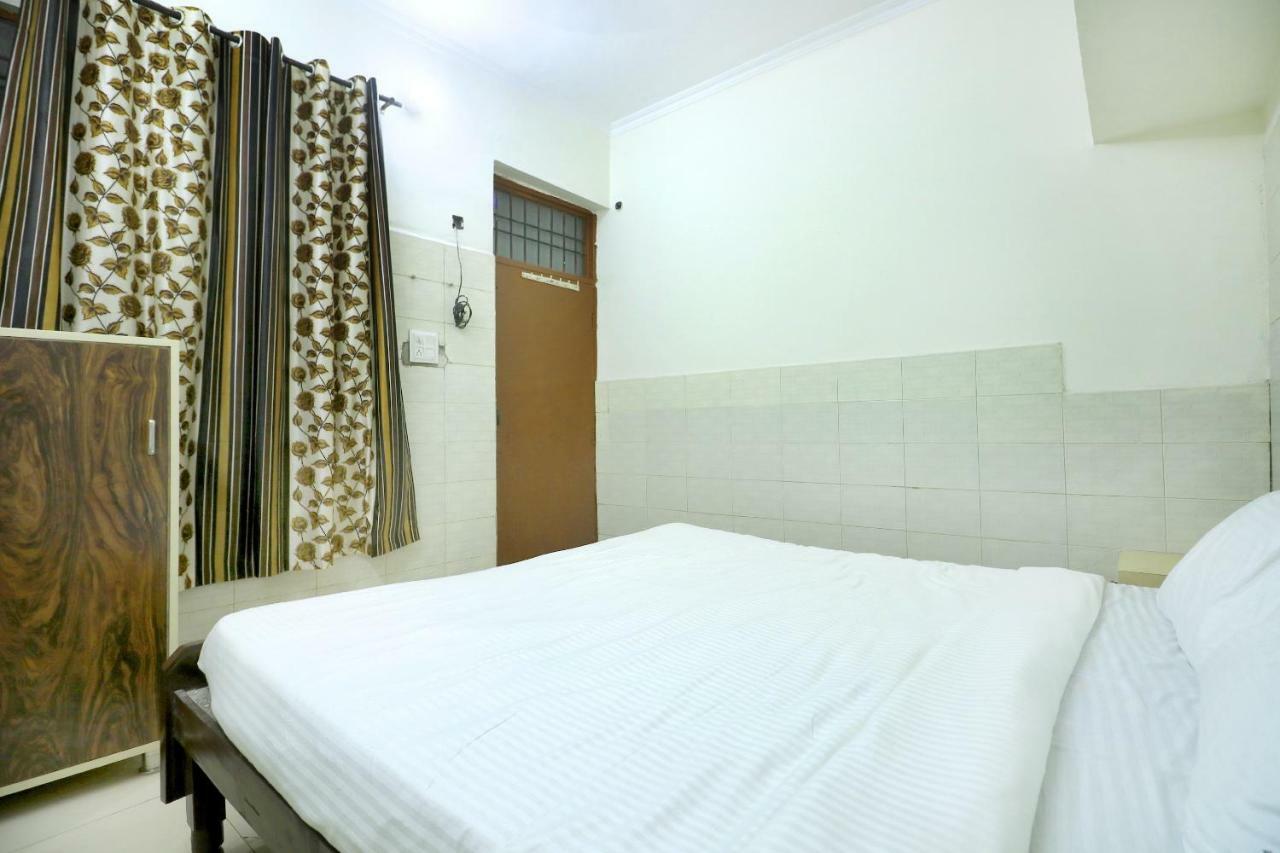 Spot On 44679 Hotel Samrat Sohana Exterior photo