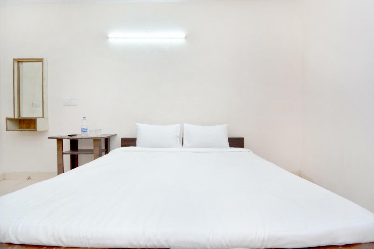 Spot On 44679 Hotel Samrat Sohana Exterior photo