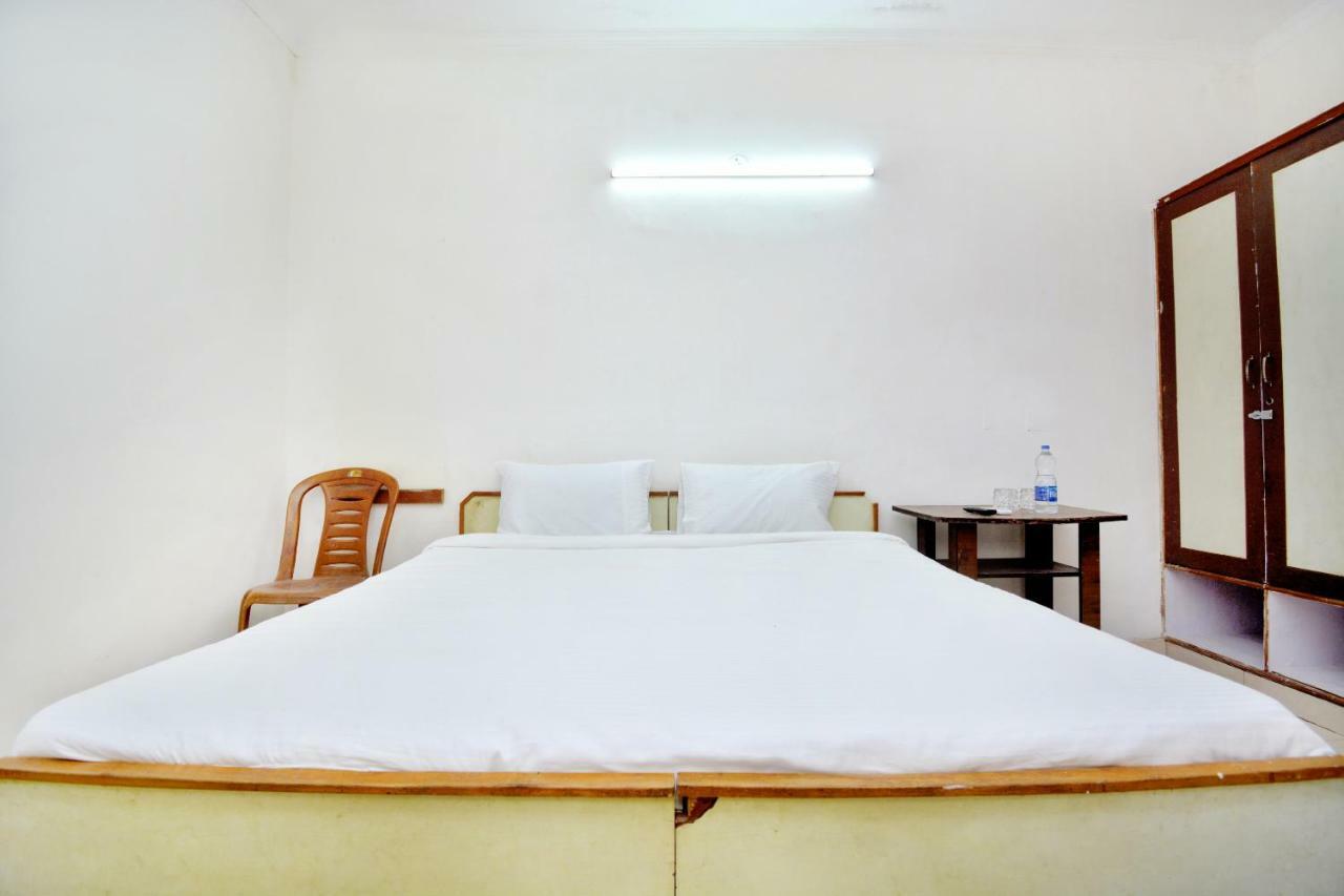 Spot On 44679 Hotel Samrat Sohana Exterior photo