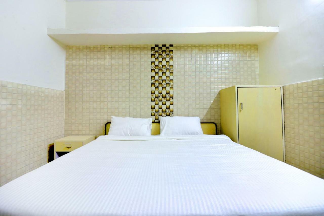 Spot On 44679 Hotel Samrat Sohana Exterior photo