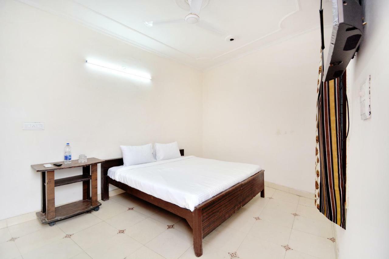 Spot On 44679 Hotel Samrat Sohana Exterior photo