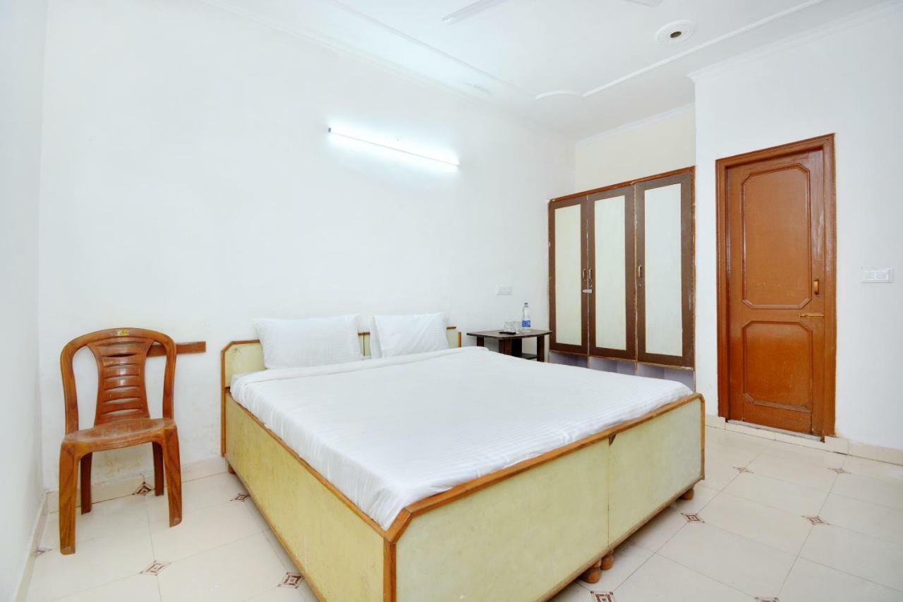 Spot On 44679 Hotel Samrat Sohana Exterior photo